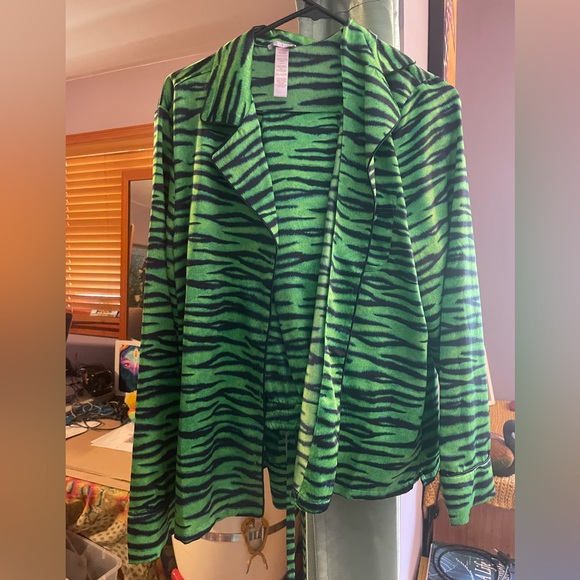 Savage x Fenty Women's Pajamas (top & bottom) - Picture 3 of 5